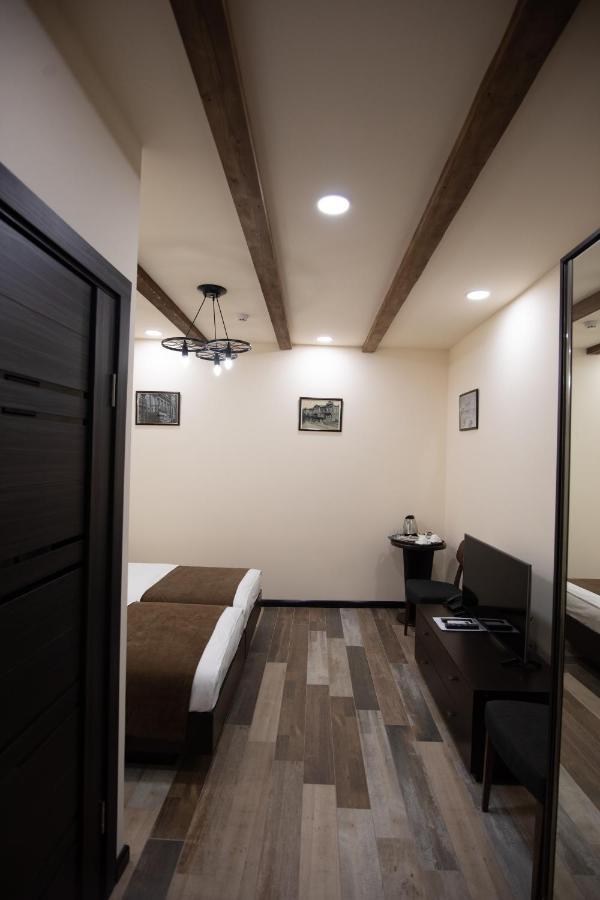 Boutique Living Hotel Ереван Экстерьер фото